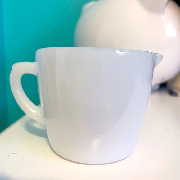 Vintage fire king creamer - Picture 2 of 3